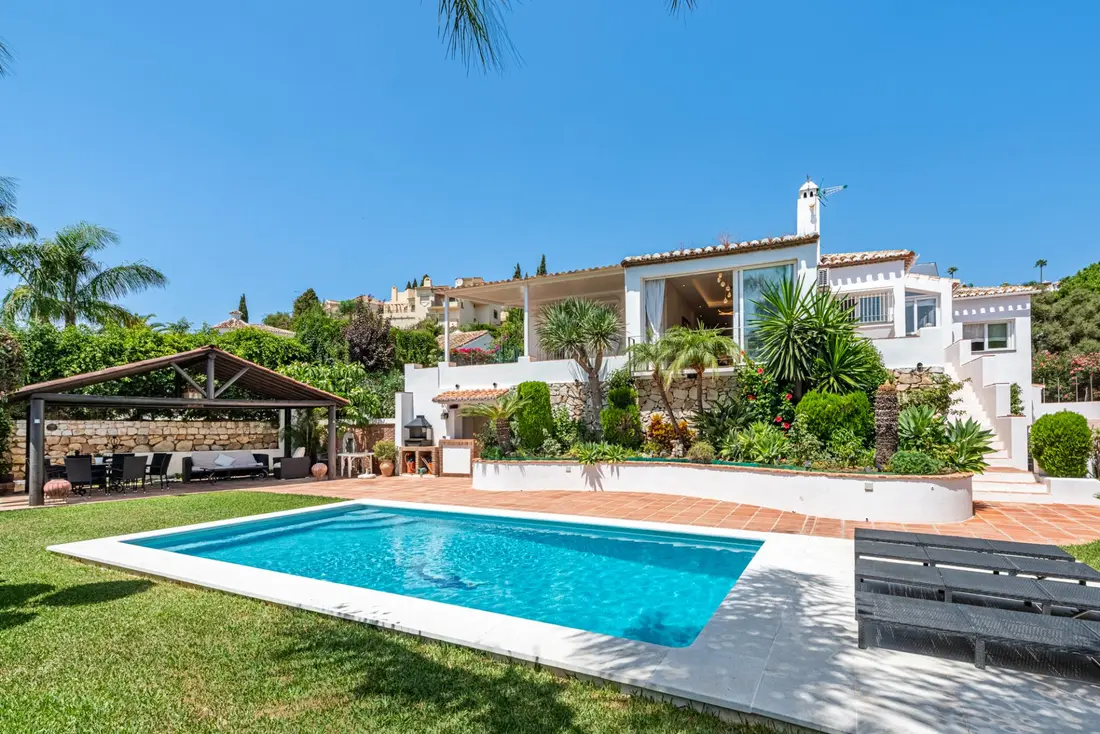 This villa in Mijas Golf offers something that is