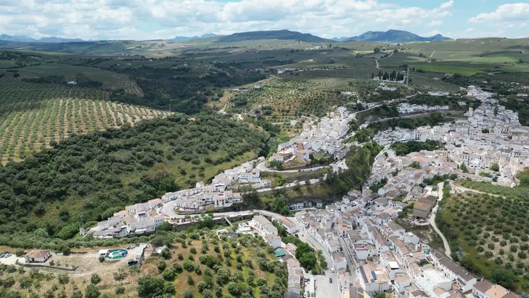 Spectacular 20,000 m2 plot at the entrance to the