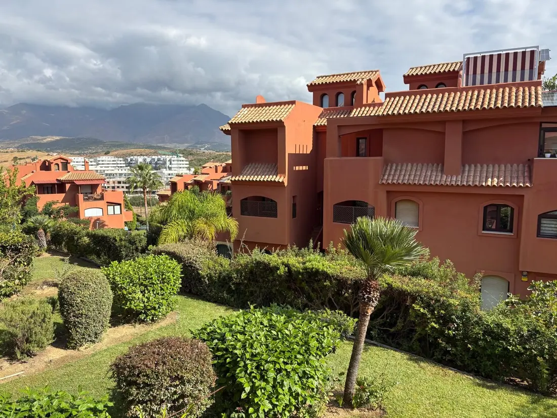~~Bright, furnished triplex apartment located in t