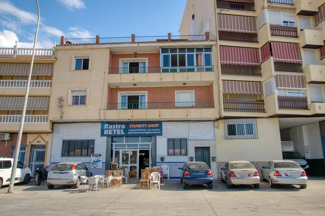 Great investment opportunity in Velez-Malaga: Complete building with immense commercial and residential potential.