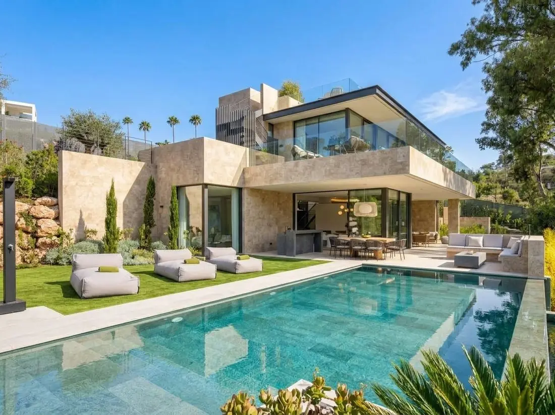 Exclusive Contemporary Villa with Spa, Rooftop Jacuzzi and Infinity Pool in La Cerquilla