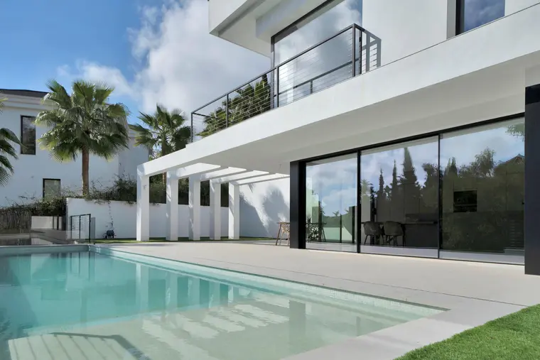 Contemporary Luxury Villa in El Herrojo Alto, Bena