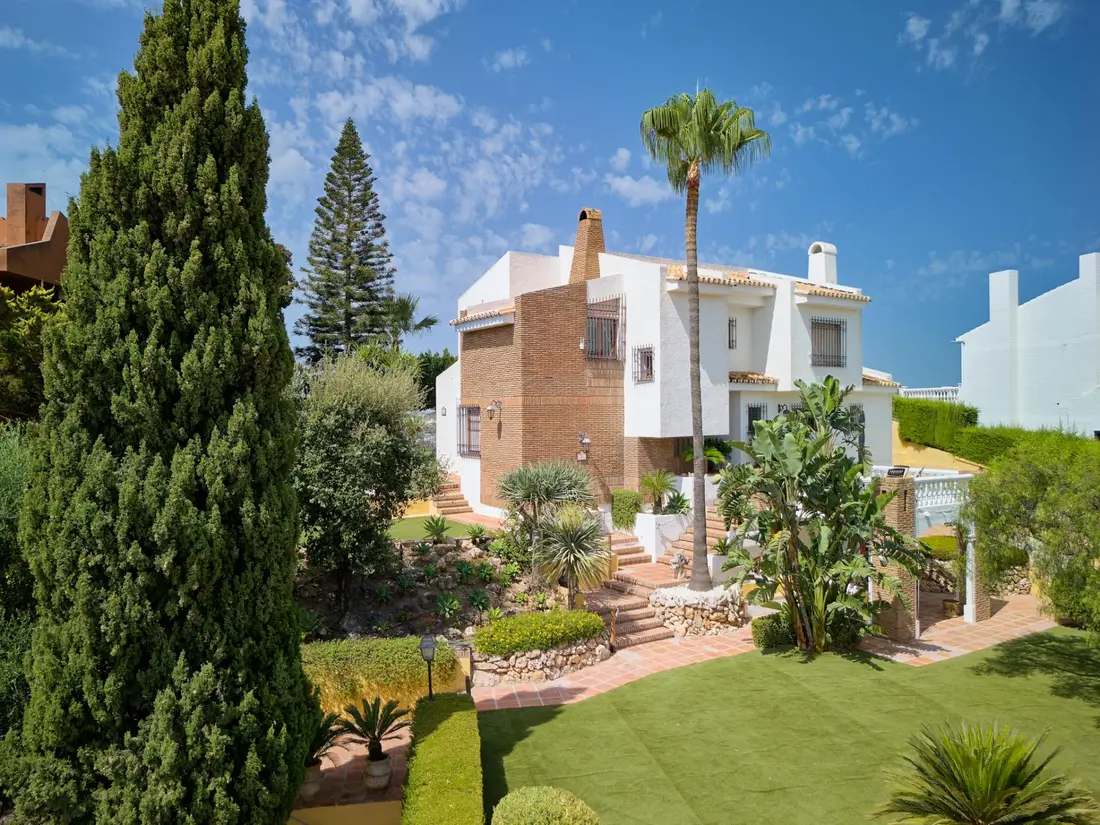 Spectacular Villa with Panoramic Bay Views – Cerra