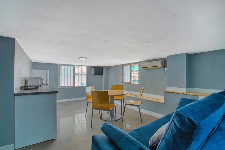 Refurbished, ready-to-use commercial premises on P