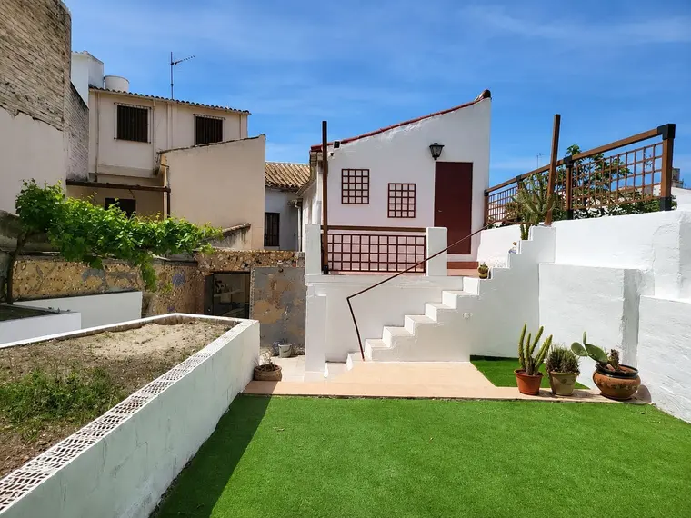 Are you looking for space, light, and tranquility in the heart of Andalusia?