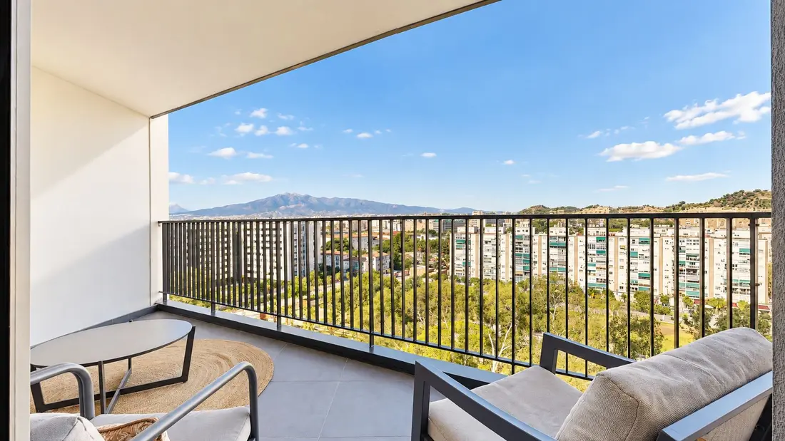 ~Live in one of Málaga\'s most iconic and cutting-
