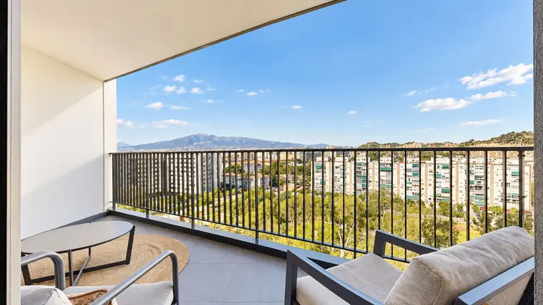 ~Live in one of Málaga\'s most iconic and cutting-