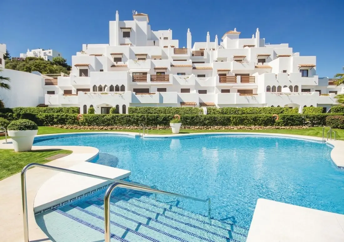 Exclusive Apartment with Private Terraces in Golf Hills, Estepona