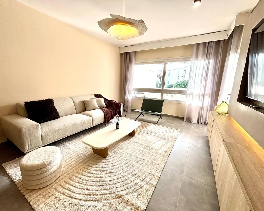 LUXURY VILLA-STYLE FINISHES IN THIS EXCLUSIVE APARTMENT ON THE MEDITERRANEAN~THE PROPERTY